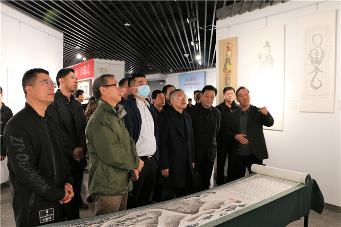 "The story of the Yellow River —— An Invitational Exhibition of China's Golden Stone Works" opens at the Henan Museum