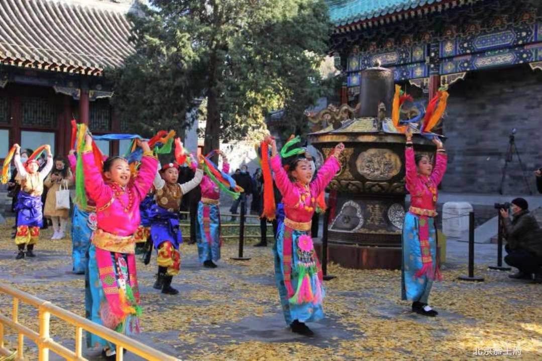"Sanshanhuang River Divas Hit the Road" exhibition of fine intangible cultural heritage of Qinghai Province